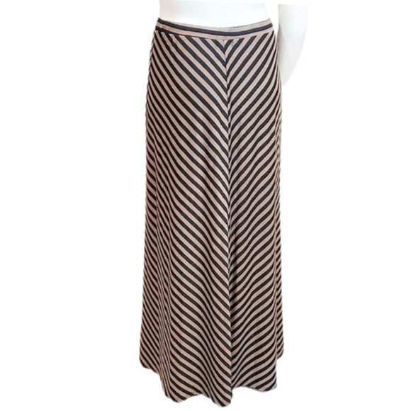 HiNew Scene Striped Maxi-skirt - Picture 2 of 4